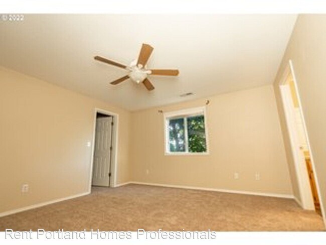 Building Photo - 3 br, 2.5 bath House - 14289 SE Christenso...