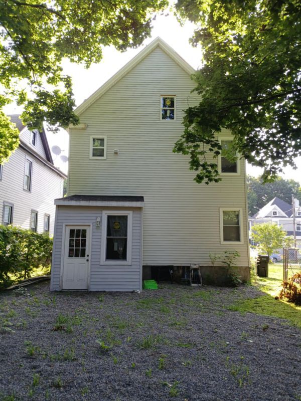 Foto del edificio - 134 Richardson Ave