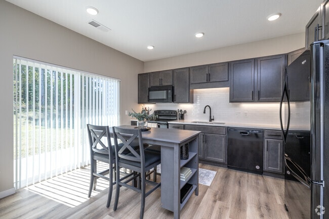 2BR, 2.5BA - 1,381SF - Ktichen - The Pines of Rochester | New Townhomes