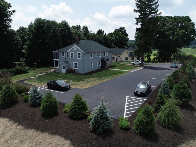 Building Photo - 173 Millwood St