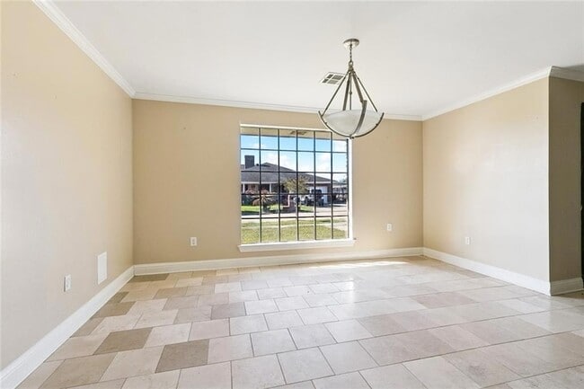 Foto del edificio - 8305 Fairfax Dr