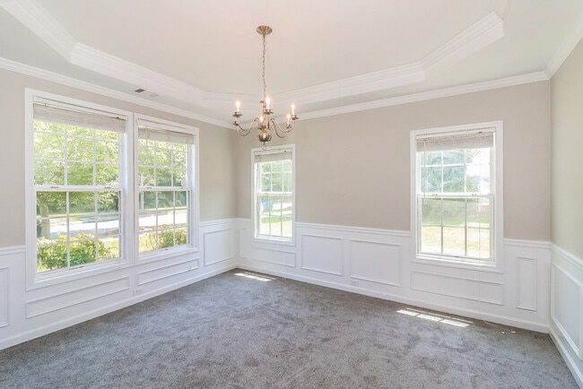 Foto del edificio - 5456 The Vyne Ave