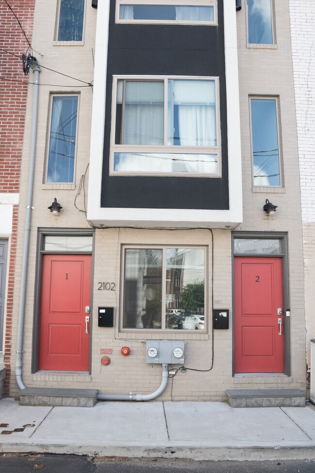 Building Photo - 2102 Berges St
