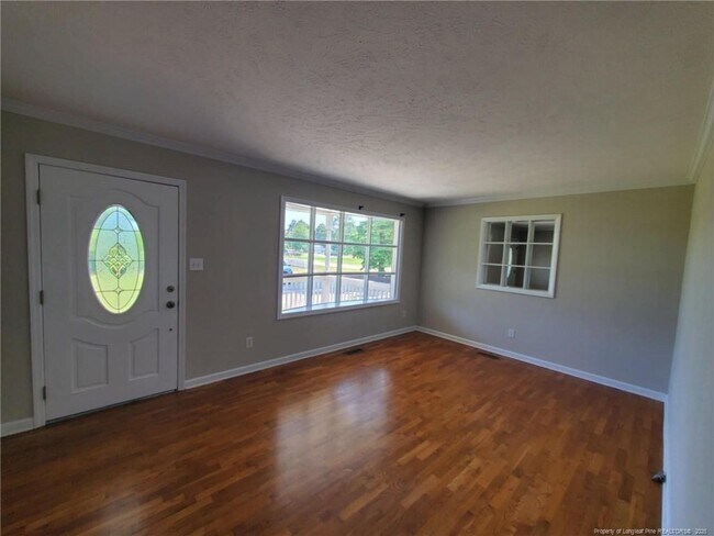 Foto del edificio - 6070 Camden Rd