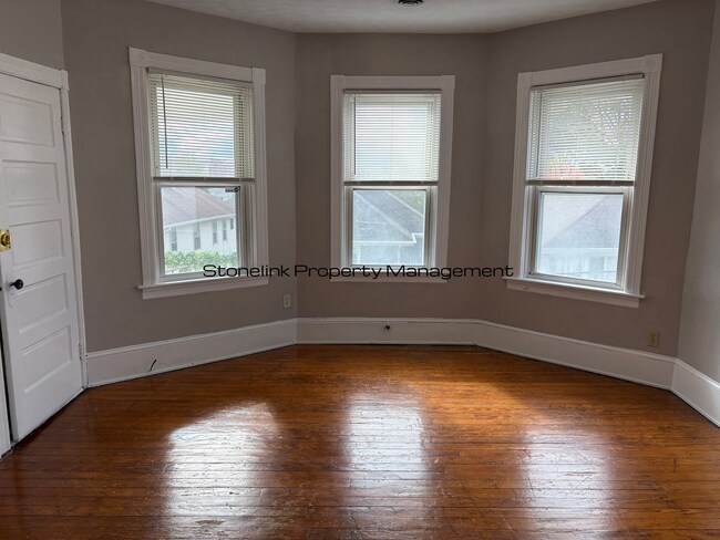 Foto del edificio - 77 Waltham St