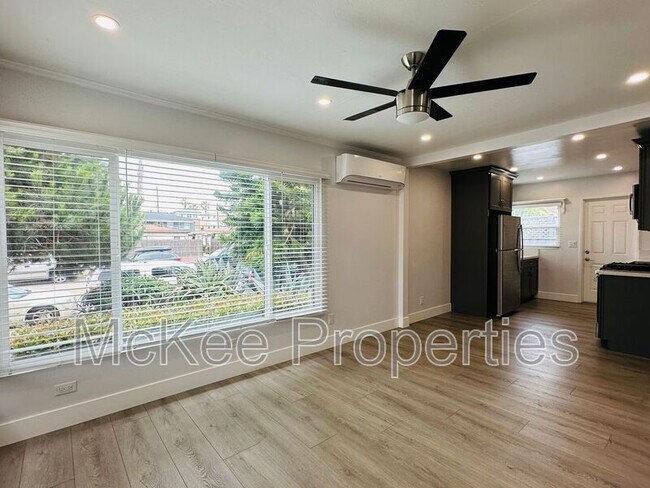 Foto del edificio - 1658 Cable St