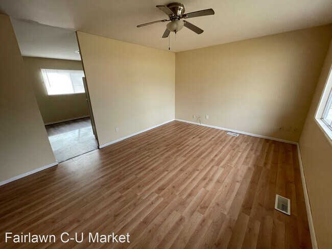 Building Photo - 3 br, 1 bath House - 2425 E. Elm St.