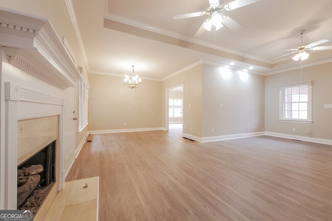 Building Photo - 100 Carriage Chase