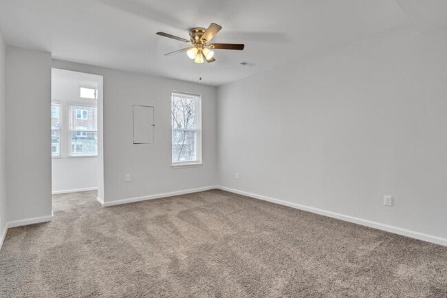 Building Photo - 810 Brooks Ln