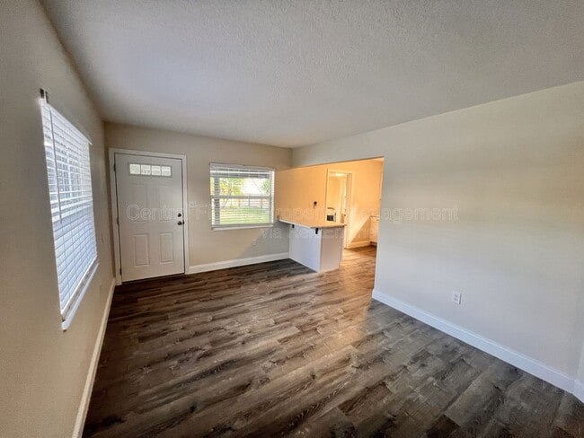 Building Photo - 2408 Formosa Ave