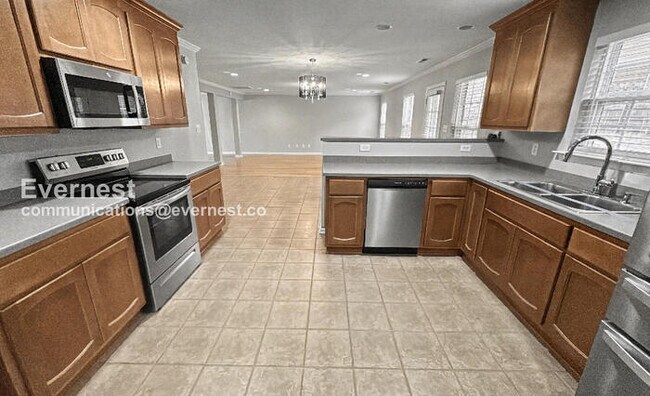 Building Photo - 4800 Inglewood Ct SE