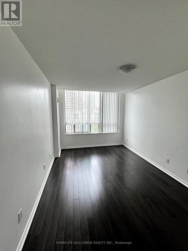 Photo du bâtiment - 509-509 Beecroft Rd