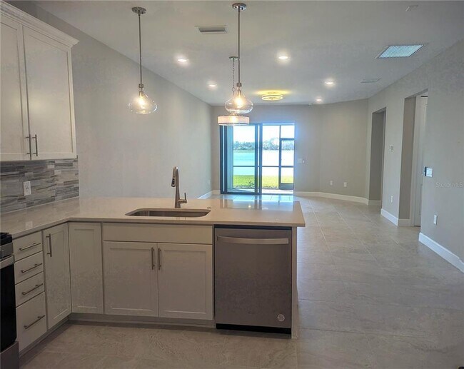 Foto del edificio - 14624 MISTY POND Loop