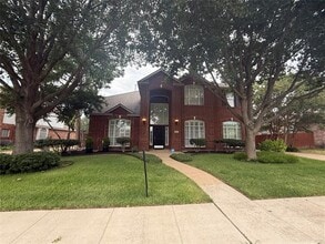 Building Photo - 9213 Briarcrest Dr
