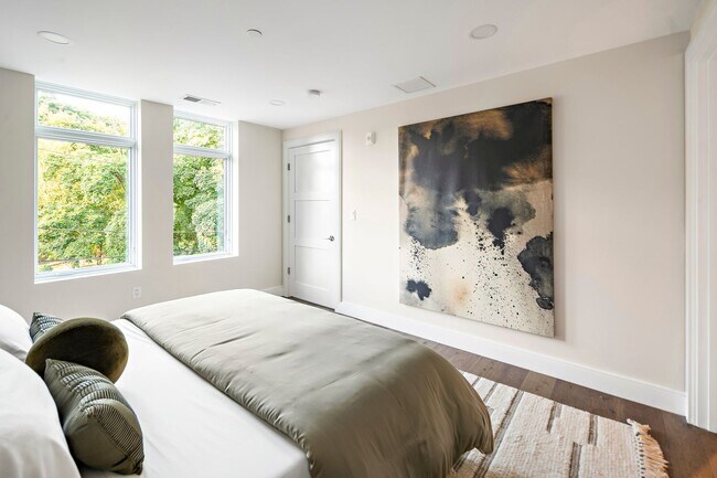 Foto del edificio - Boutique luxury residence in the heart of one of Newton’s most desirable villages.