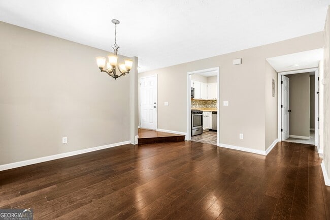 Building Photo - 651 Stratford Green Way