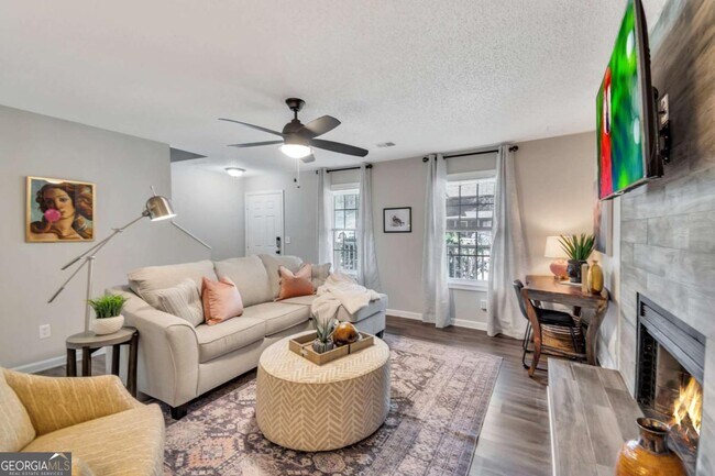Foto del edificio - 4521 Coopers Creek Cir SE
