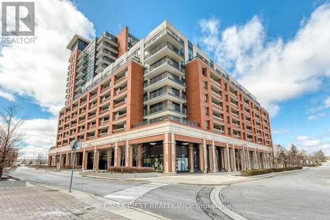 Building Photo - 3091-3091 Dufferin St