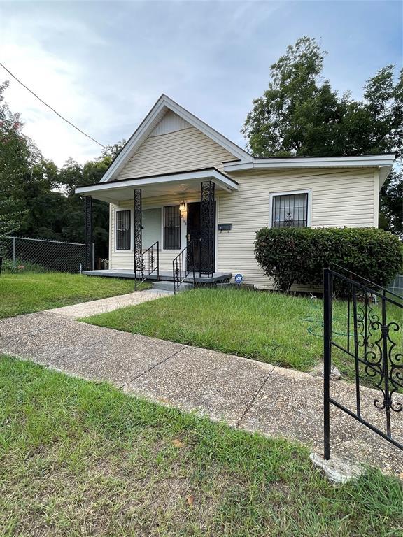 Building Photo - 2110 Luverne St