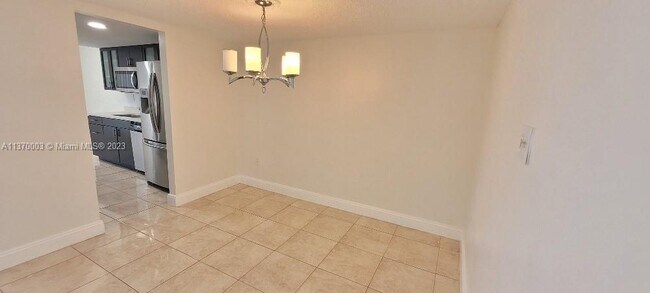 Building Photo - 18011 Biscayne Blvd