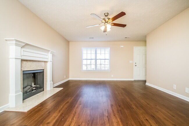 Foto del edificio - 408 Glenmore Ct