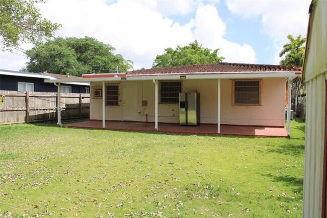 Foto del edificio - 3040 SW 69th Ave