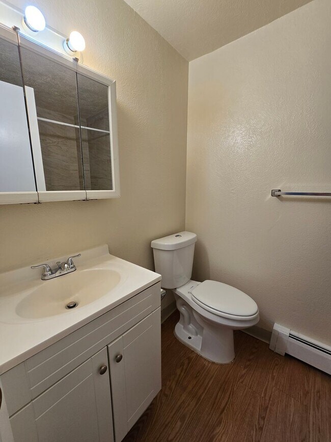 Building Photo - 1849 Terry St