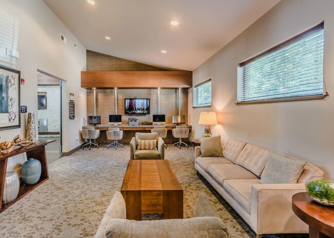 Foto del edificio - 7490 Coronado Ave