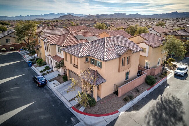 Building Photo - 7717 Pista Way