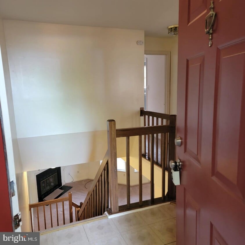 4 Deer Run Ct Unit 4A, Halethorpe, MD 21227 Room for Rent in