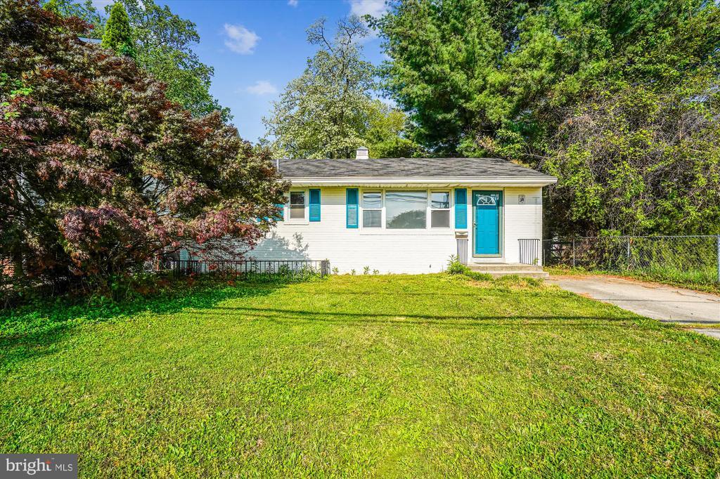 Foto principal - 224 N Van Buren St