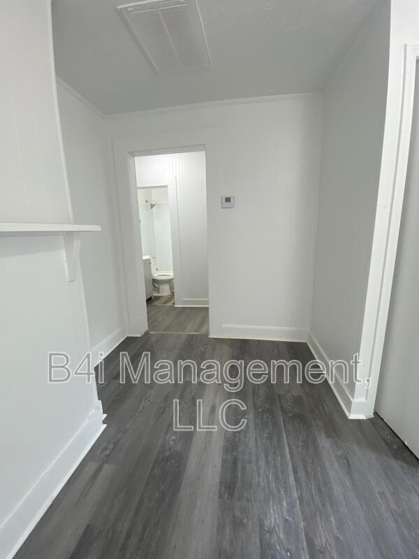 Building Photo - 511 Alford St