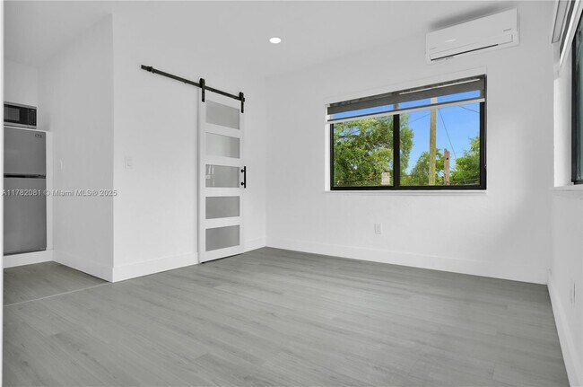 Foto del edificio - 212 Beacom Blvd