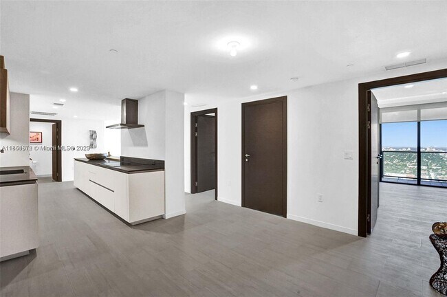 Building Photo - 1000 Brickell Plaza