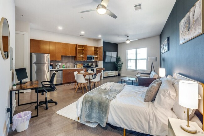 Foto del edificio - 613 Lone Star Blvd