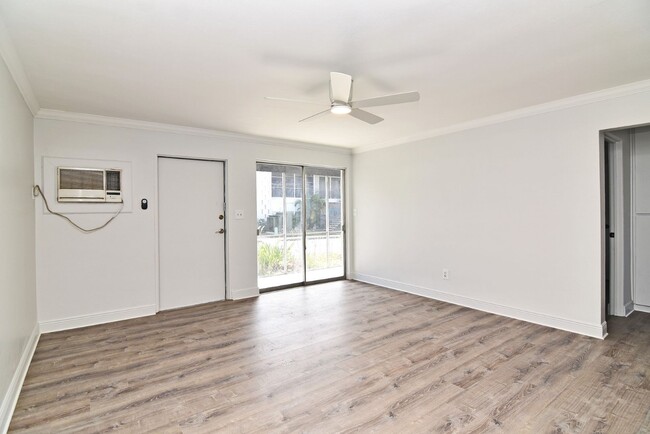 Foto del edificio - Lakefront Living in Winter Park! 1 Bed, 1 ...