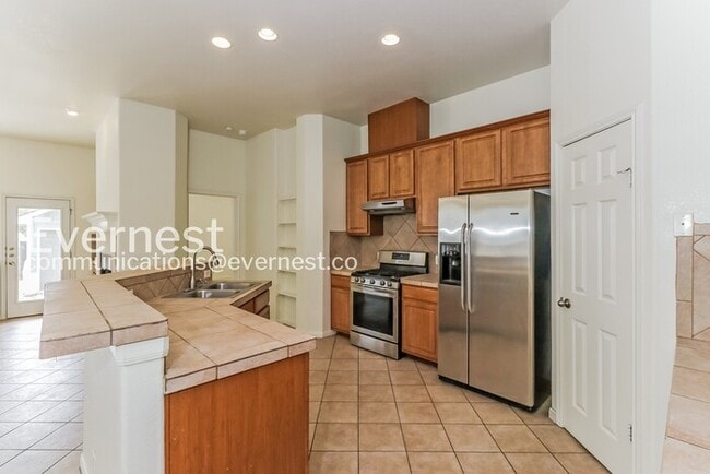 Foto del edificio - 709 W 35th St