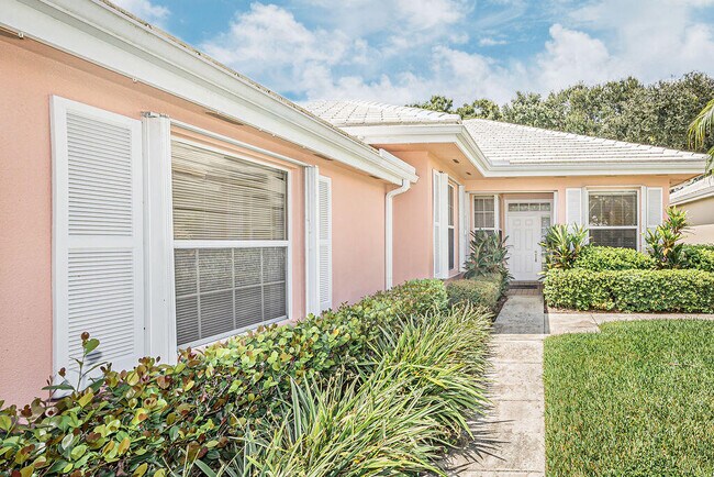 Foto del edificio - 8593 Wakefield Dr