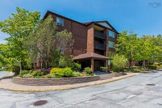 Building Photo - 64 Cumberland Dr