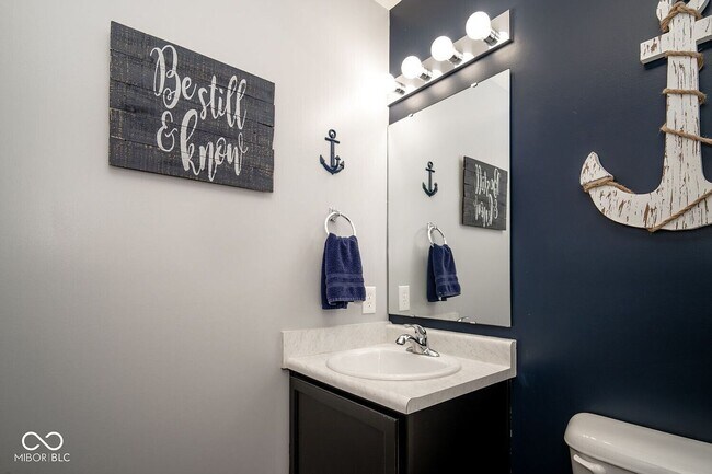 Foto del edificio - Spacious 4-Bedroom Home with Walk-In Closet & Community Pool in Greenwood