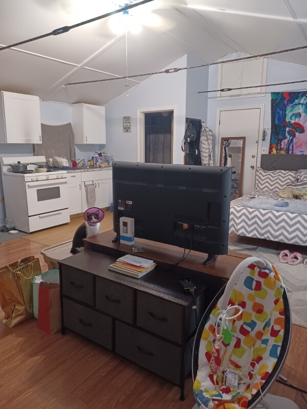 158 Court St, New Bedford, MA 02740 Room for Rent in New Bedford, MA