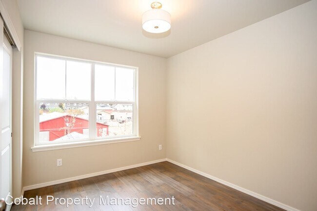 Building Photo - 2374 NE Keats Dr