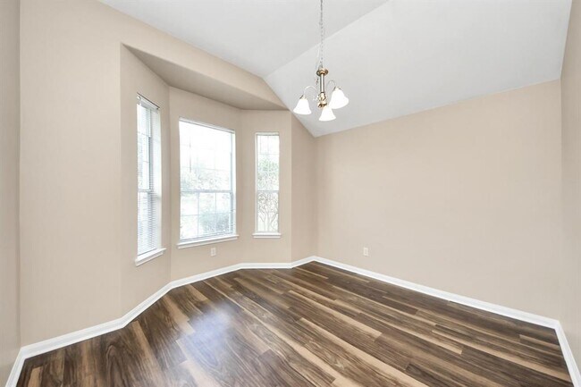 Foto del edificio - 25239 Clover Ranch Dr