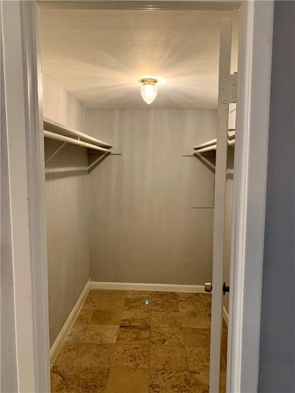 Foto del edificio - 2400 Jarratt Ave