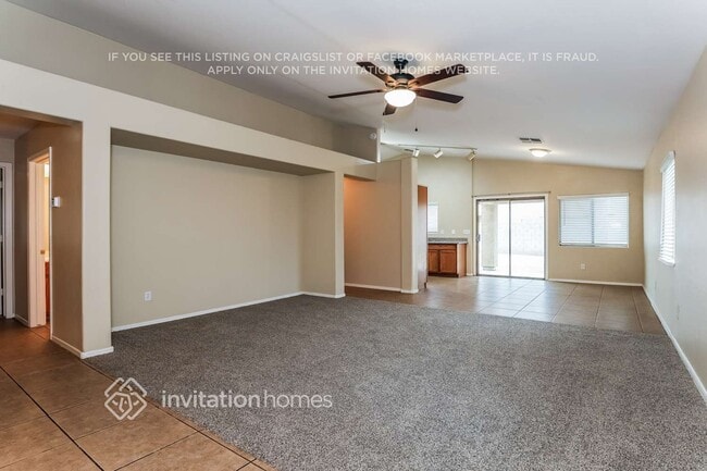 Foto del edificio - 1545 W Burgess Ln