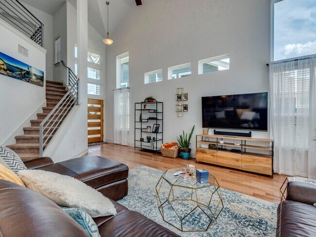 Foto del edificio - 1509 Casa Dr