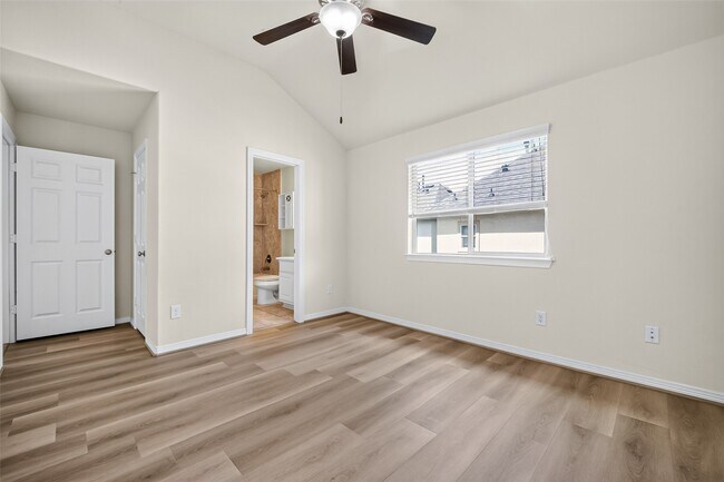 Foto del edificio - 2707 Shadybrook Meadow Dr