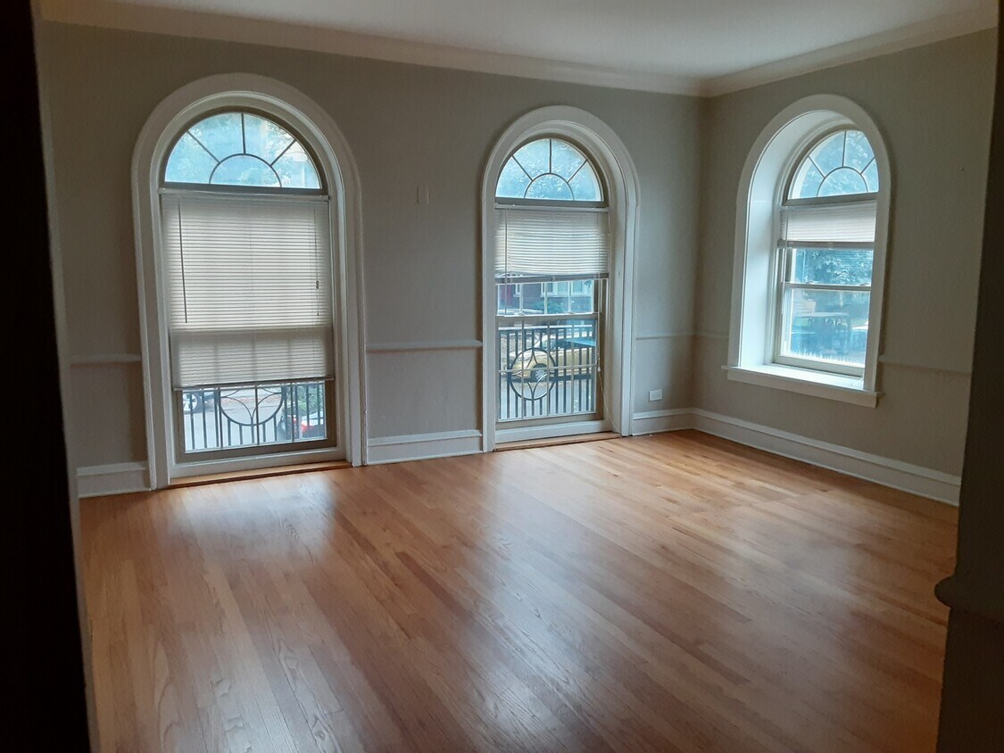 1414 Dobson St Unit 1, Evanston, IL 60202 Apartments in Evanston, IL