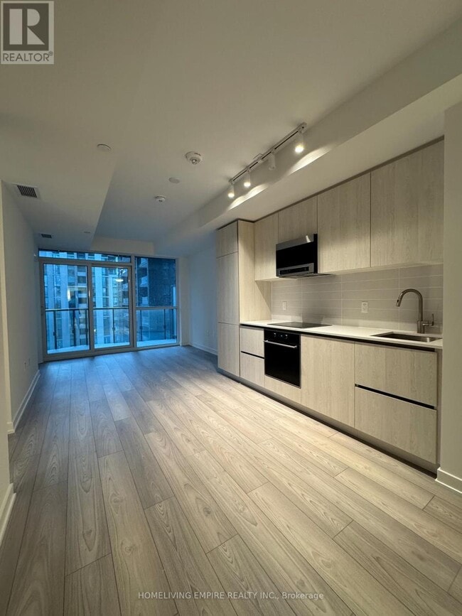 Photo du bâtiment - 110 Broadway Ave