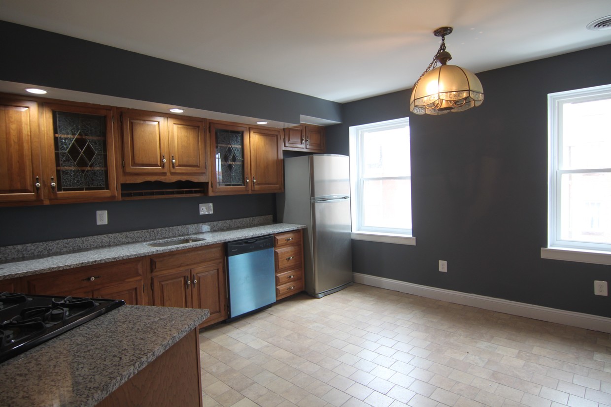Foto principal - 1639 Thames St